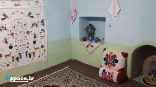 نمایی از اتاق زیبا  و سنتی اقامتگاه بوم گردی ننه بی بی - گالیکش - روستای کرنگ کفتر